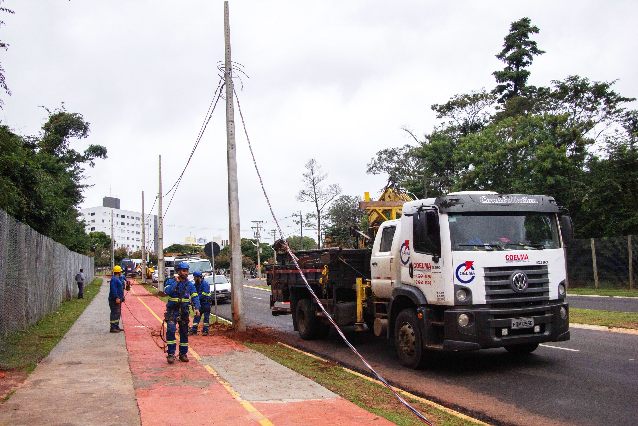 Imagem Prefeitura amplia rede elétrica na Avenida Makio Sato