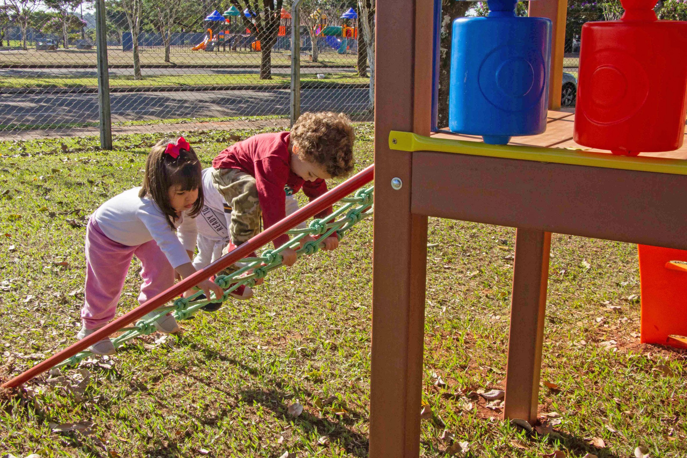 Imagem Cinco escolas e CMEIs de Cianorte recebem parques infantis