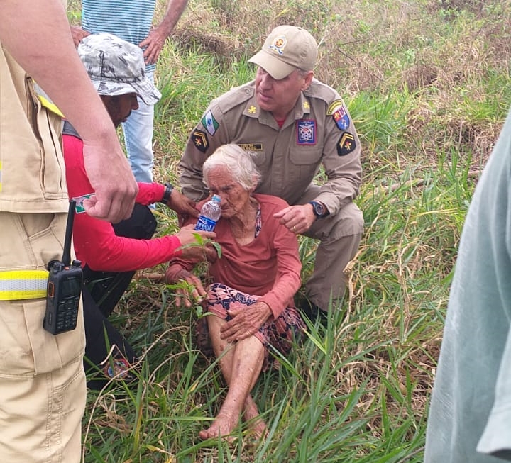 Imagem Após cinco dias perdida na mata, idosa é encontrada com vida em Cianorte