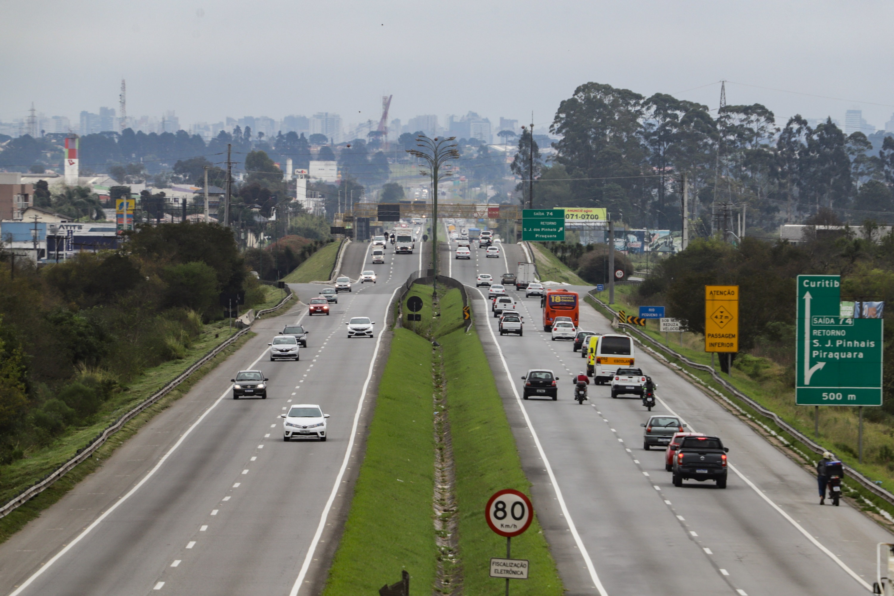 Imagem Frota de veículos cresce 12% no Paraná em cinco anos e passa de 8 milhões