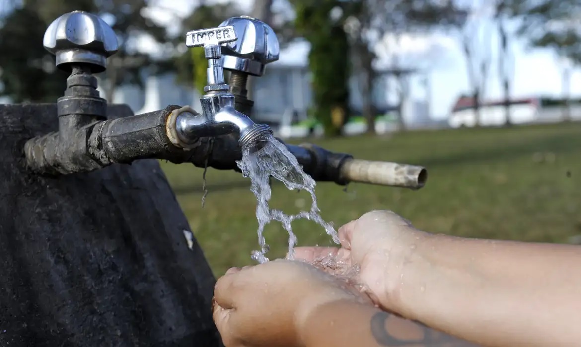Imagem Falta de acesso à água potável atinge 33 milhões de pessoas no Brasil