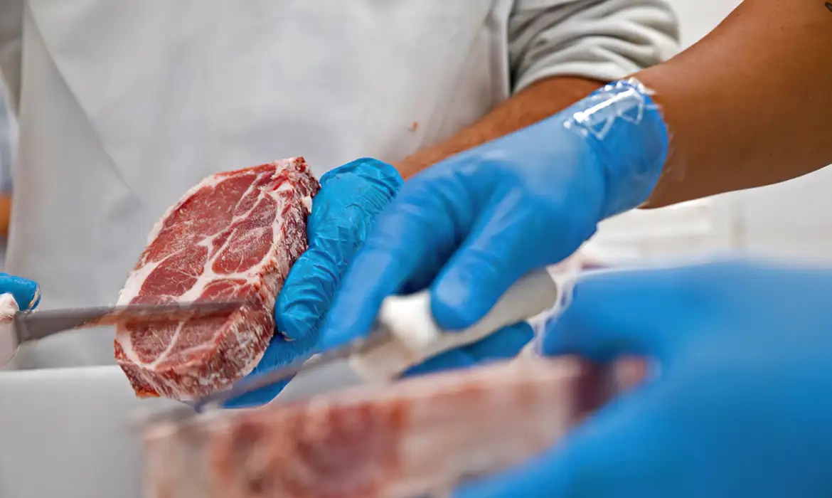Imagem Aumento na produção de carnes deve manter preços baixos