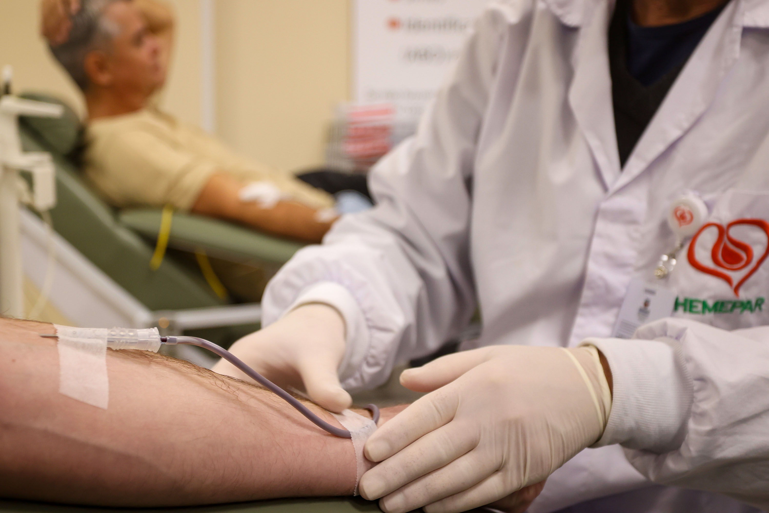 Imagem Baixas temperaturas e queda de estoque: Hemepar pede doações de sangue em todo o Estado