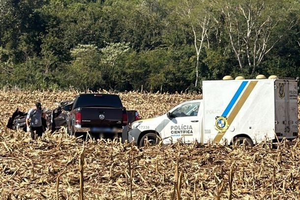 Imagem Motorista morre ao ser ejetado de caminhonete em capotamento na PR-082