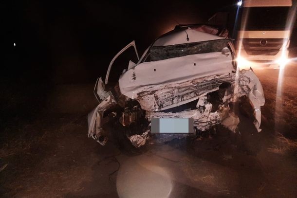 Imagem Batida frontal entre carro e caminhão mata motorista na PR-323, em Cianorte