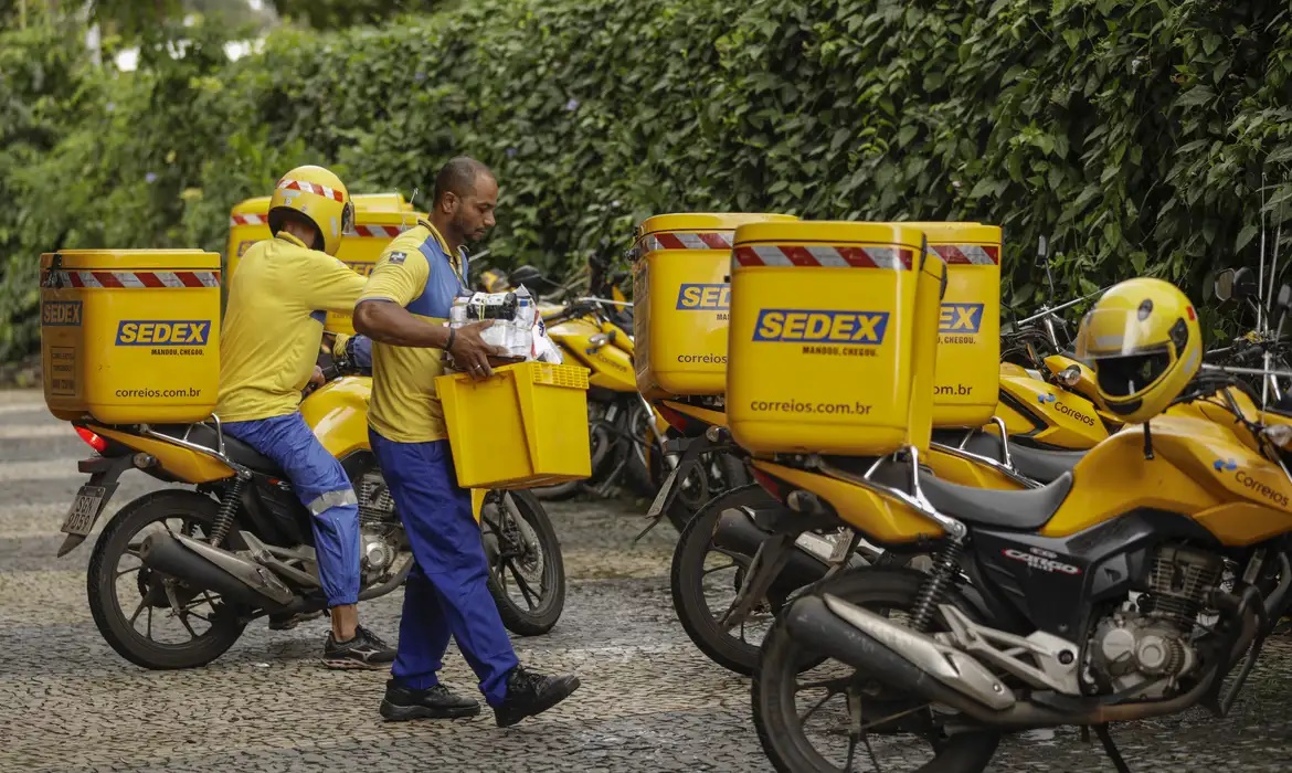 Imagem Correios anunciam PDV e concurso para contratar 3,2 mil carteiros