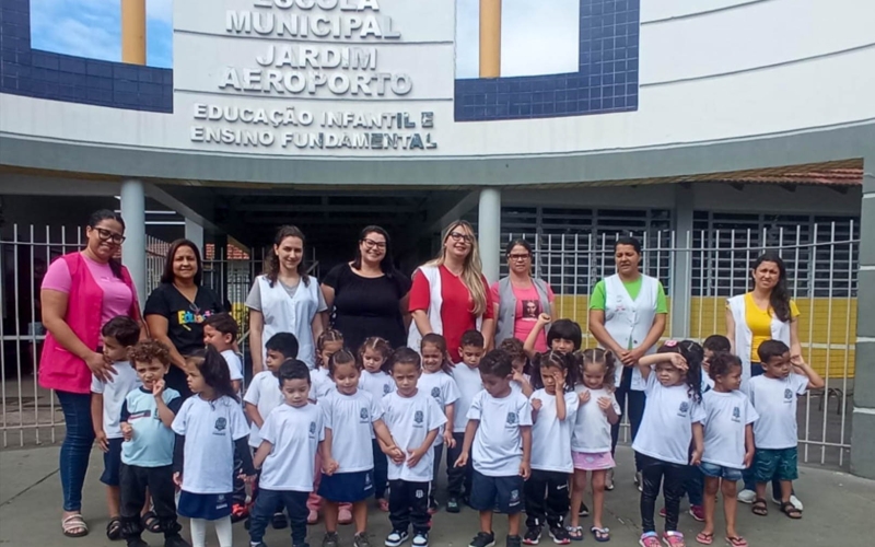 Imagem Visita incentiva a adaptação de crianças do CMEI para a escola