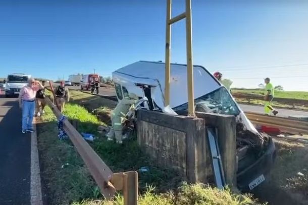 Imagem Grupo de padres sofre acidente trágico, deixando um morto e sete feridos