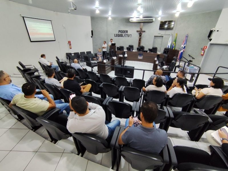 Imagem Representantes da Viação Cianorte apresentaram dados do transporte gratuito