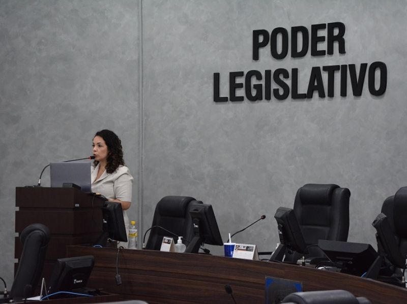 Imagem Escola Legislativa da Câmara de Cianorte recebeu secretária de Assistência Social