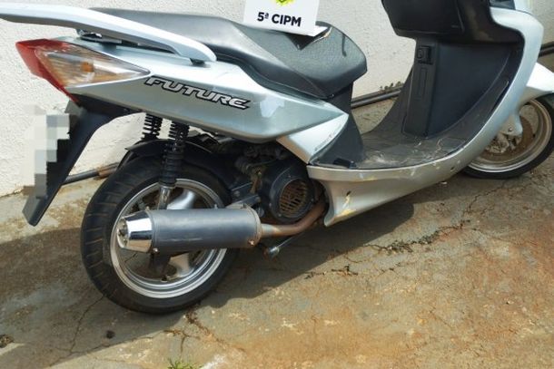 Imagem Polícia apreende motoneta com sinais de adulteração em Cianorte