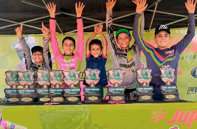 Premiação dos atletas de Motocross em Cianorte na etapa regional