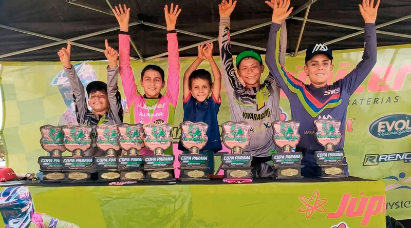 Premiação dos atletas de Motocross em Cianorte na etapa regional