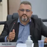 Vereador Rafael Araújo em sessão na Câmara de Cianorte