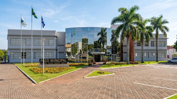 Fachada da prefeitura durante apresentação da LDO Cianorte 2027