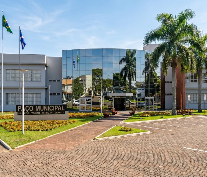 Fachada da prefeitura durante apresentação da LDO Cianorte 2027